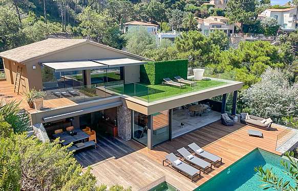 Sea view house on the heights of Théoule-sur-Mer