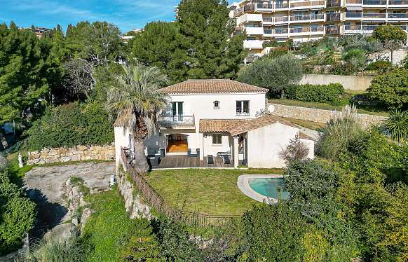 Villa à Nice à quelques pas de la mer, avec potentiel