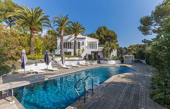 Modern villa in Vallauris with pool and guest house