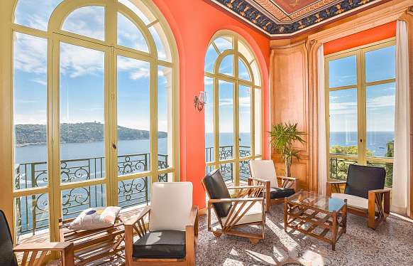 Belle Epoque Mansion in Villefranche-sur-Mer with 400m Coastline