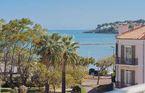 Appartement 2 chambres vue mer plage à pied au Cap d’Antibes