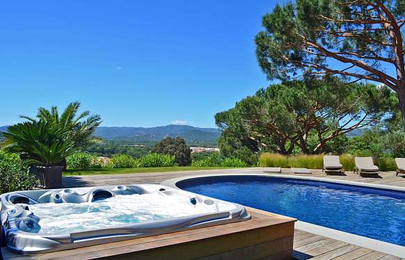 Modern house for rent close to Saint-Tropez