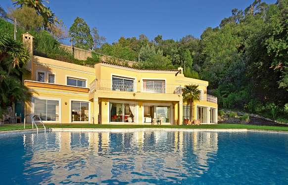 Rent sea view villa in Californie area in Cannes