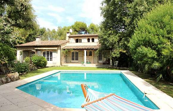 Villa confortable dans un style provençal à louer Mougins