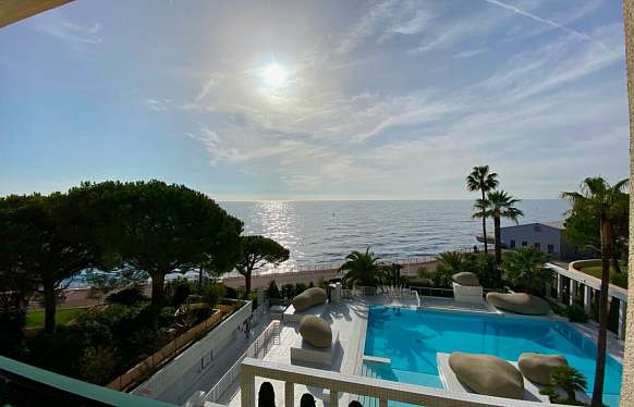 Fontvieille Sea View Apartment with Pool and Tennis Access