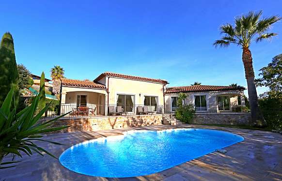 One-story house in Antibes close to golf and beach