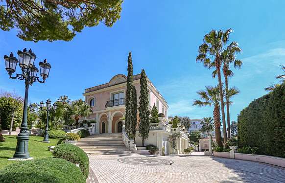 Demeure au Cap d’Antibes proche plage Les Pecheurs