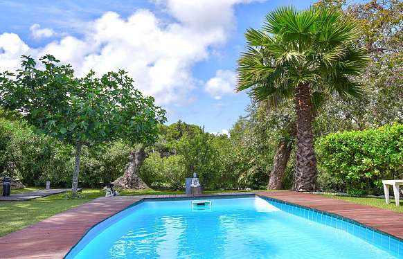 4-Bedroom Villa in Saint-Tropez Just a 5-Minute Walk from the Beach