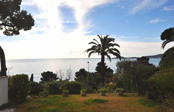 Villa à la location à Eze-sur-mer