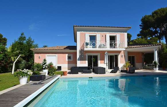 Villa for rent in closed area in Cap d'Antibes