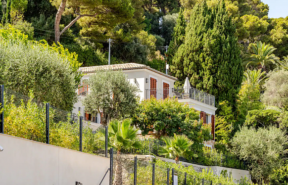 Villa à Saint-Jean-Cap-Ferrat proche de la Promenade Maurice Rouvier