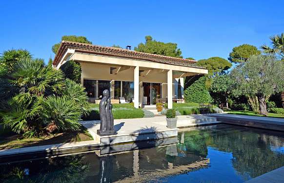 Charming one-level house in Cap d’Antibes near Garoupe beach