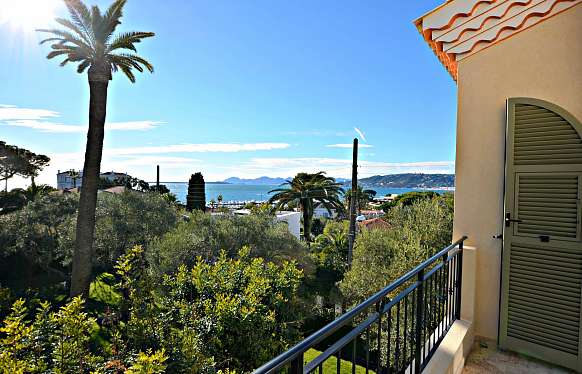 Villa proche plages à vendre au Cap d'Antibes