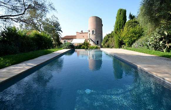 Villa à la location plage à pieds à Cap d'Antibes