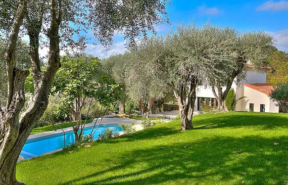 Villa familiale avec une vue panoramique sur le vieux village de Mougins