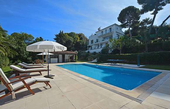 Cap d'Antibes Waterfront Villa with Expansive Private Grounds