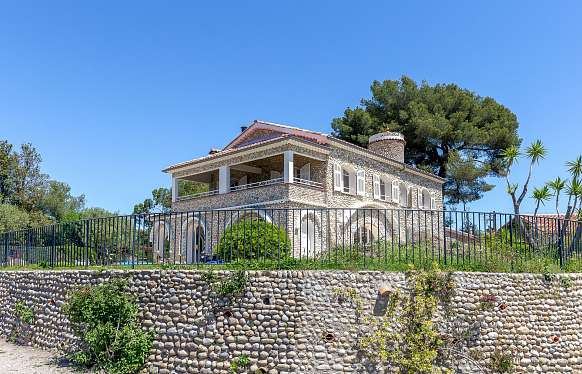 Villa rénovée avec belle vue sur la citadelle de Saint-Paul-de-Vence