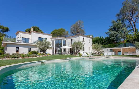 Spacious villa to lease in Biot