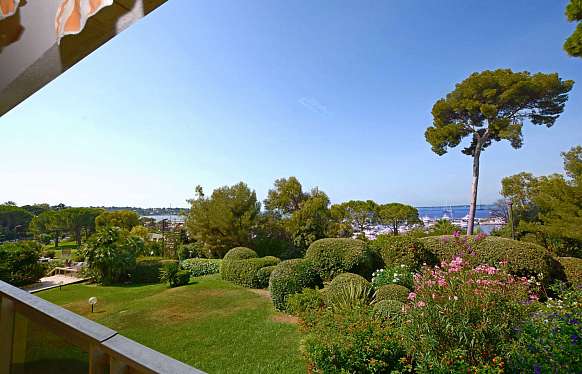 Rent apartment close to the sea in Сap d'Antibes