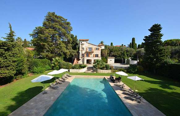 Charming stone property in Cap d’Antibes 200 meters from the beach