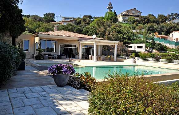 Location d'une villa de luxe vue mer à Cannes