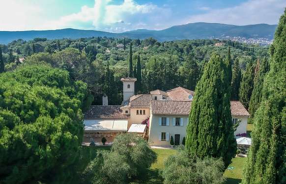 Expansive Bastide-Style Manor Near Cannes with Large Land Plot