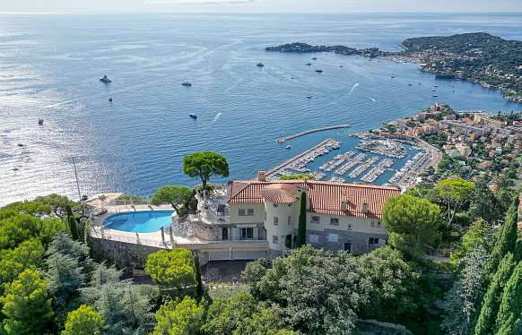 Villa in Villefranche-sur-Mer with breathtaking views of the sea and Saint-Jean-Cap-Ferrat