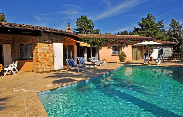 Villa for rent in Mougins