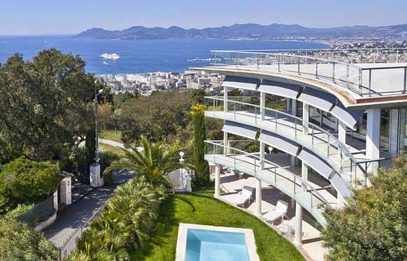 Villa for rent in Cannes with sea view