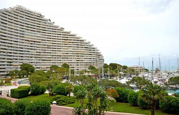 Rent apartment in Marina Baie des Anges in Villeneuve Loubet