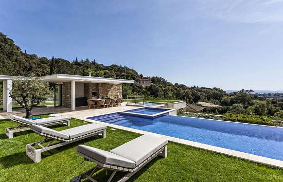 Designer Sea View Villa in Saint Tropez close to Ramatuelle Beaches