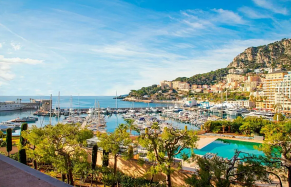 Luxurious Seaside Apartment in Monaco's Exclusive Fontvieille District