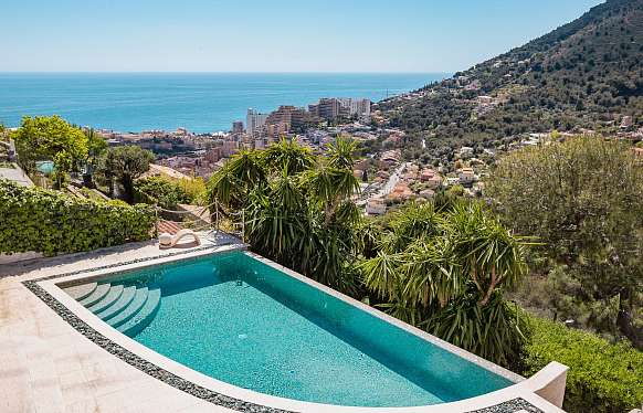 Villa sur les hauteurs de Beausoleil avec vue mer