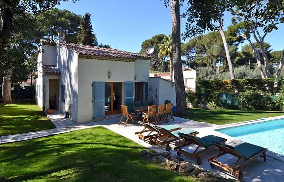 Villa à la location dans un quartier calme à Cap d'Antibes