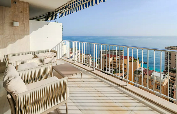 Apartment with Sea Views in Prestigious Monaco Residence