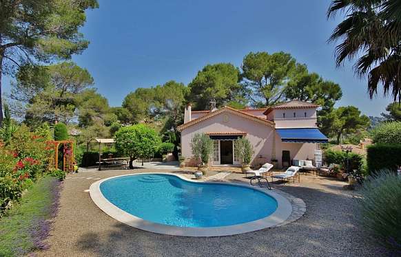 Provençale style house near Mougins School