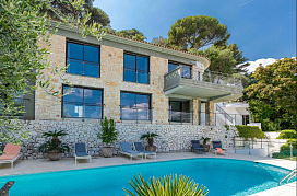 Cap Ferrat Villa with Stunning Views of Monaco and Sea