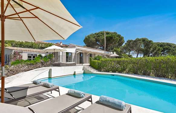 Location d'une villa de plain-pied  à Saint Tropez