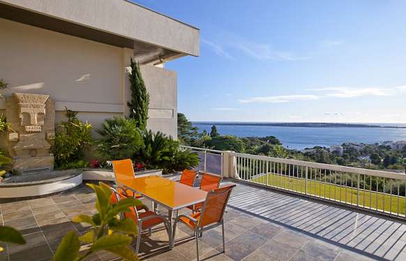 Appartement dans un quartier recherché de Cannes offrant une jolie vue mer