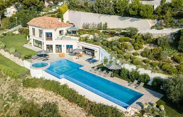 New villa with stunning views of the sea and Cap Ferrat