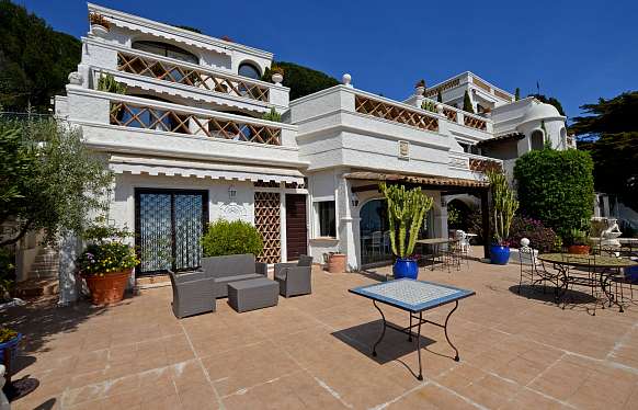 Rent sea view belle epoque villa in Cannes