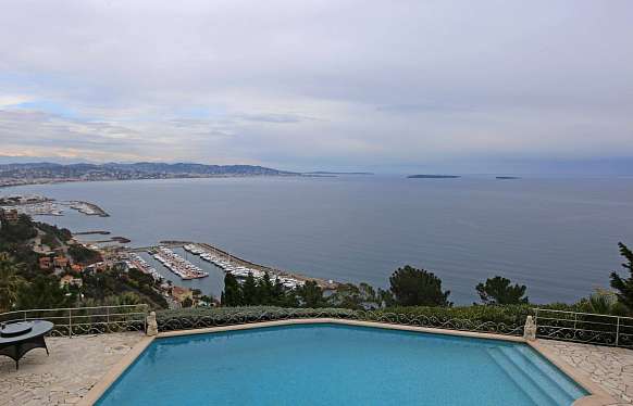 Villa avec vue mer panoramique à Theoule-sur-Mer à louer